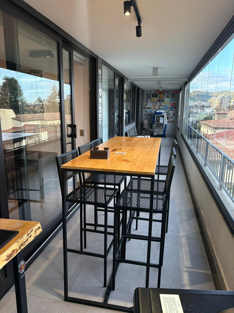 Mesa Estilo Bar 170cm de largo x 110cm de alto