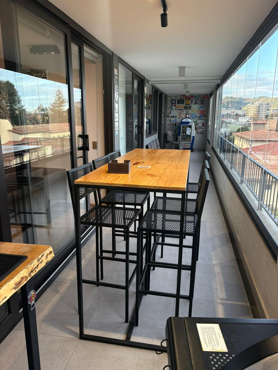 Mesa Estilo Bar 170cm de largo x 110cm de alto