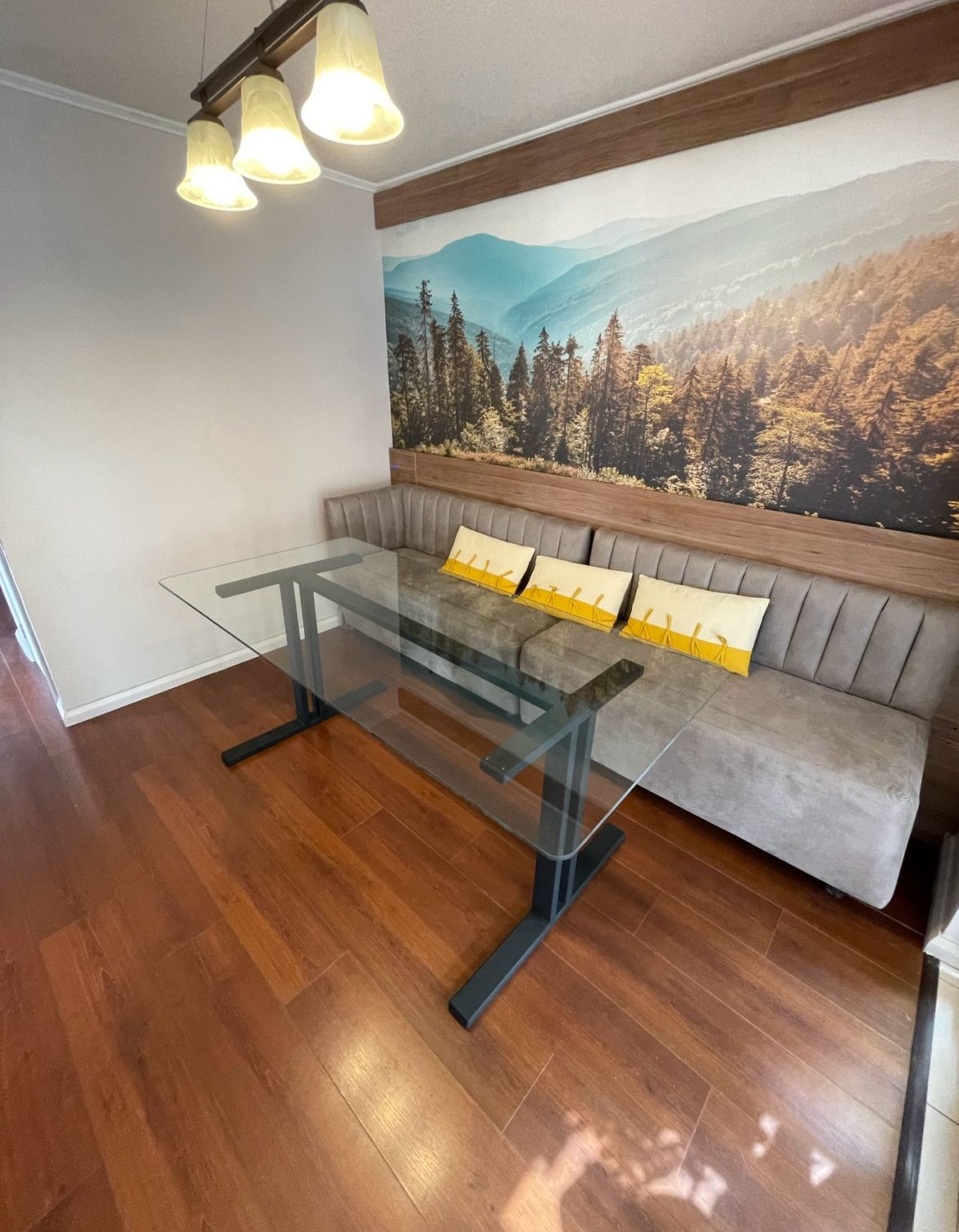 Mesa comedor base T con vidrio templado 190 × 90 cm